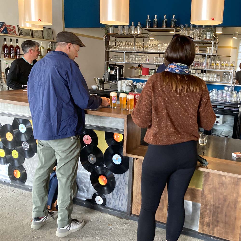 bar